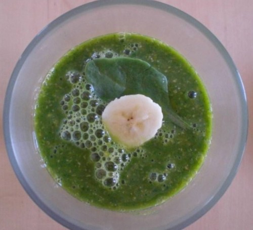 Sweet Mango Morning a Vegan Green Smoothie by Sivan Pardo Renwick